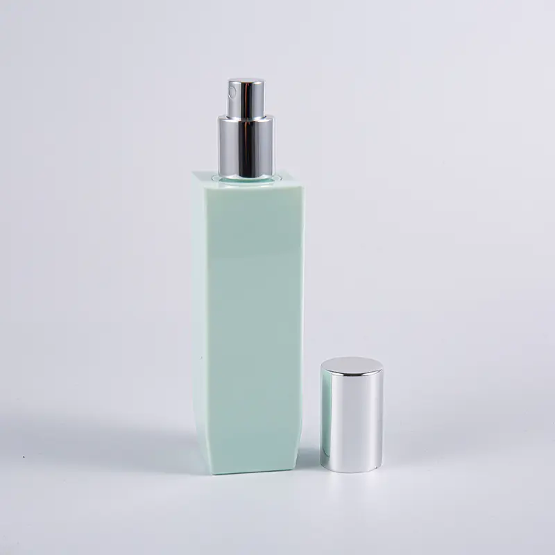 Alternativer for flere farger Firkantet form 150 ml PETG tykkvegg lotionflaske med aluminiumspumpehette 