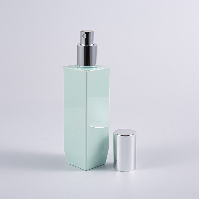 Alternativer for flere farger Firkantet form 120 ml PETG tykkvegg lotionflaske med aluminiumspumpehette 